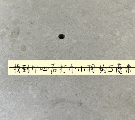 阜康瓷砖空鼓维修公司专业解答在瓷砖铺贴过程中，如果砂料搅拌不均匀，将会带来以下问题