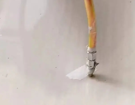 阜康瓷砖空鼓维修公司专业解答在瓷砖铺贴过程中，如果使用的砂料过粗（如全部使用了粗砂），可能会导致以下问题